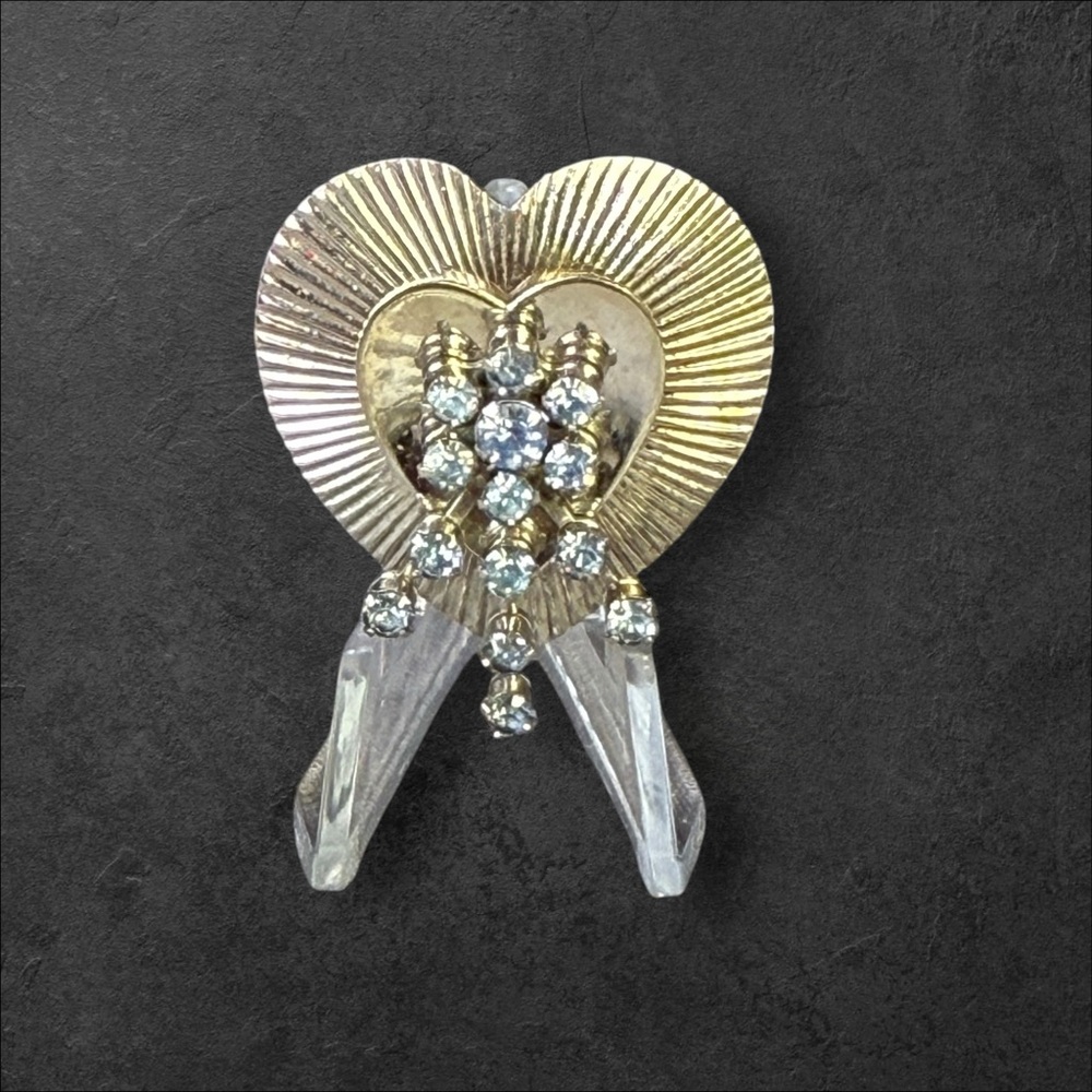 196. Vintage Heart Brooch Silver Tone Baby‎ Blue Rhinestones